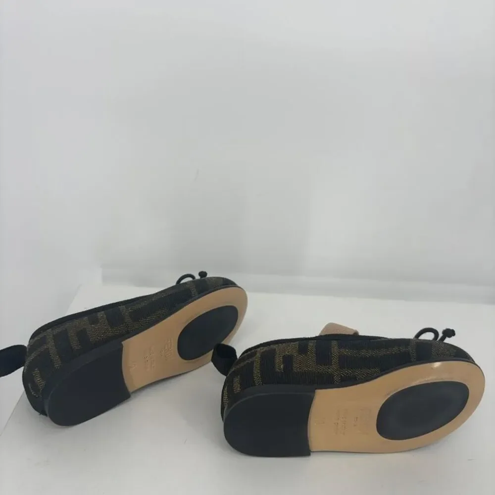 Fendi logo mary
